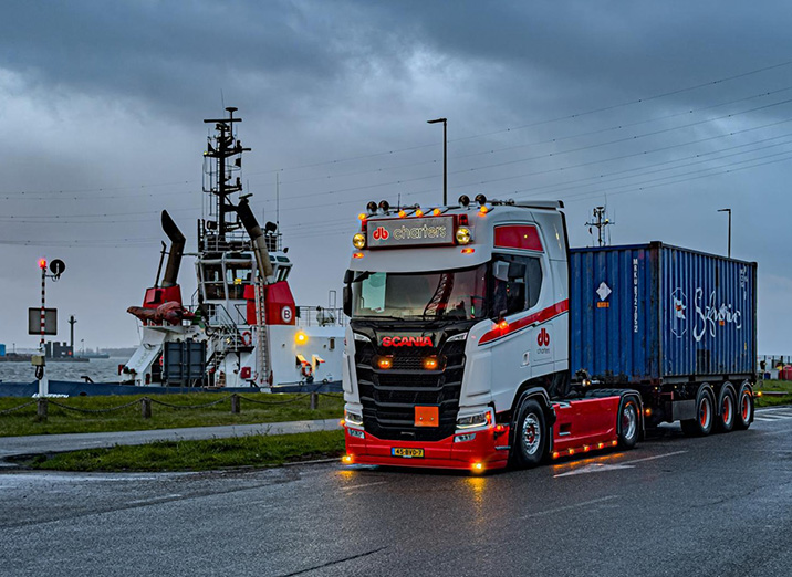 Zeecontainer transport - DB Charters